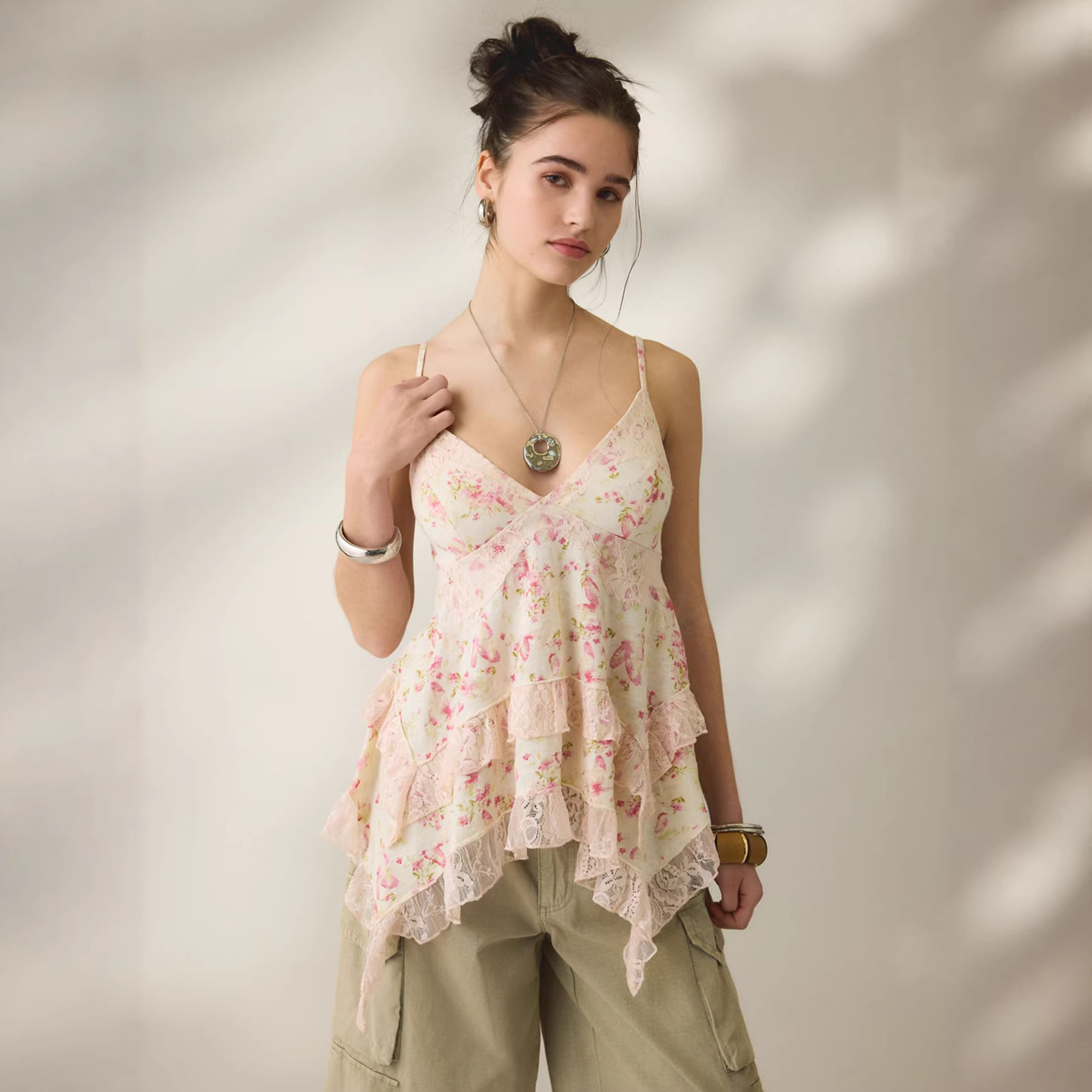 Retro Floral Chiffon Slimming Lace Flounce Strap Top – Elegant Summer Fashion Top for Women